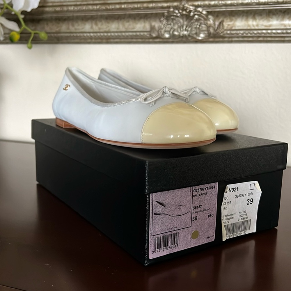 Authentic Chanel Flats Ballerines 39C